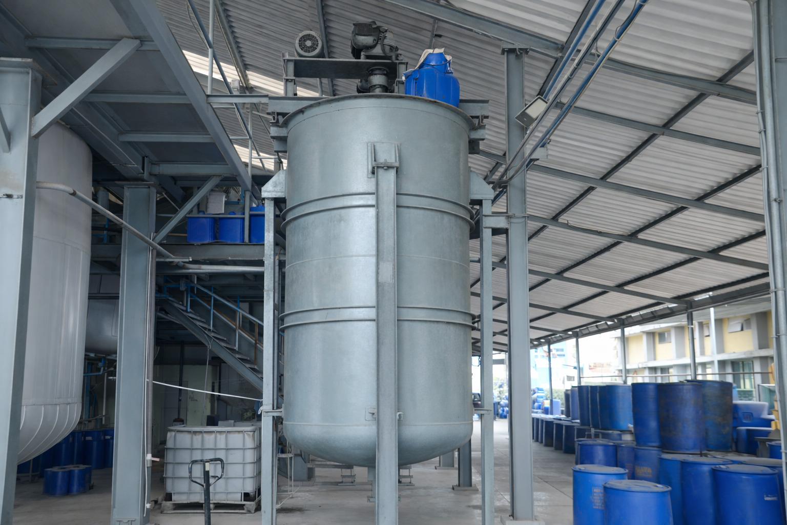 Large Scale Chemical Reactor
